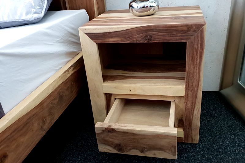 Noční stolek SHEESHAM NATUR