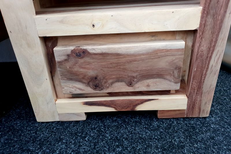 Noční stolek SHEESHAM NATUR